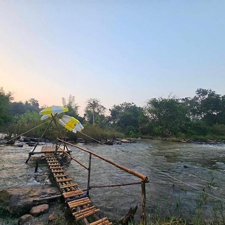 Natural Park Resort De Wang Thong Phitsanulok Buitenkant foto