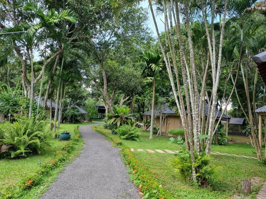Natural Park Resort De Wang Thong Phitsanulok Buitenkant foto