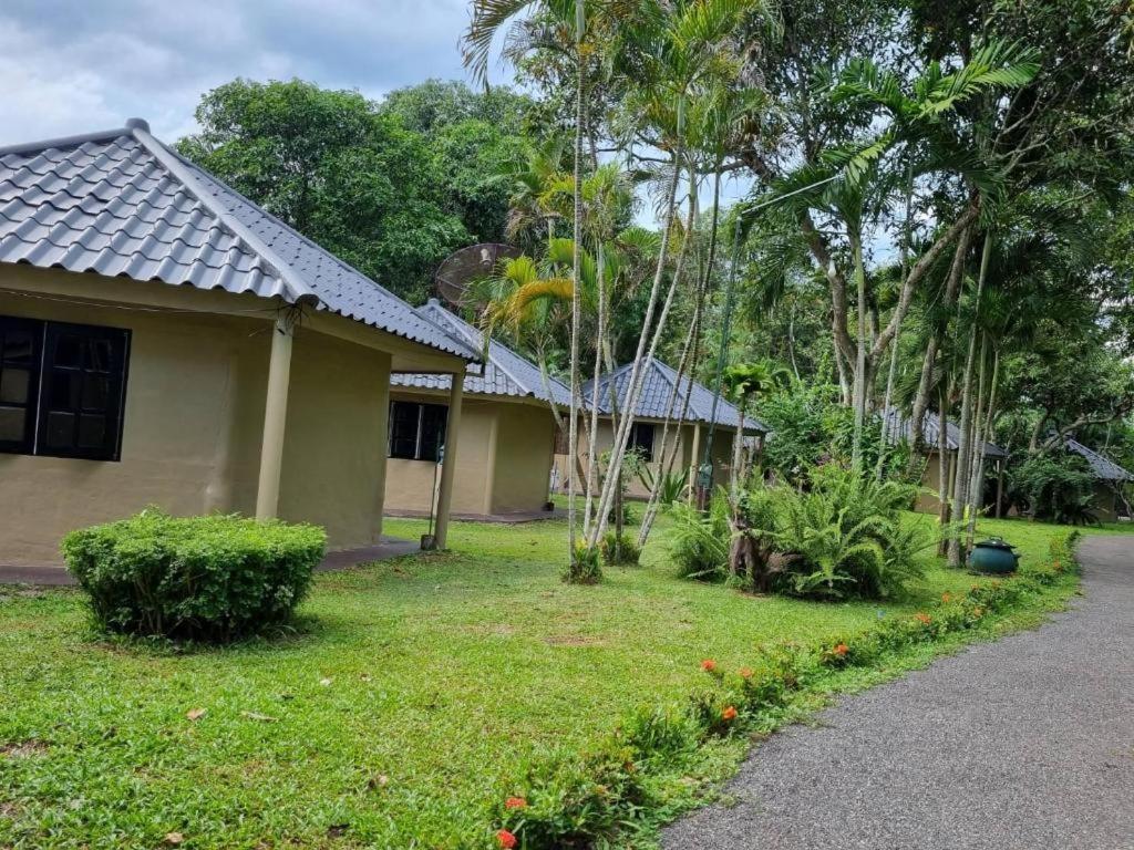 Natural Park Resort De Wang Thong Phitsanulok Buitenkant foto