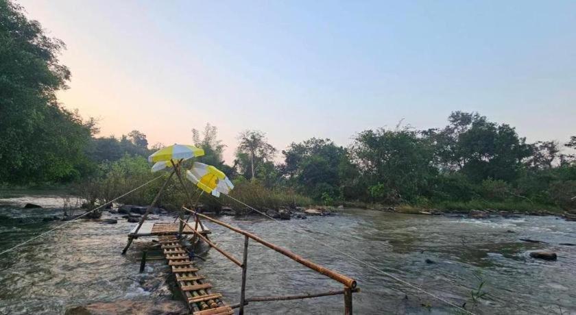 Natural Park Resort De Wang Thong Phitsanulok Buitenkant foto