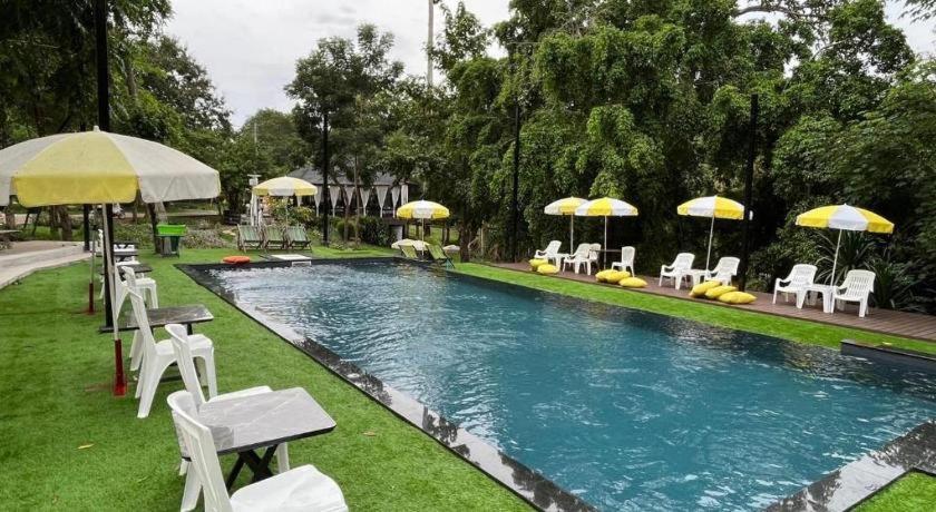 Natural Park Resort De Wang Thong Phitsanulok Buitenkant foto